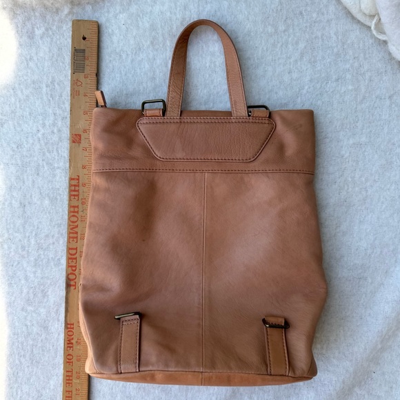 Aspen Tan Leather Convertible Leather Backpack - Picture 11 of 12